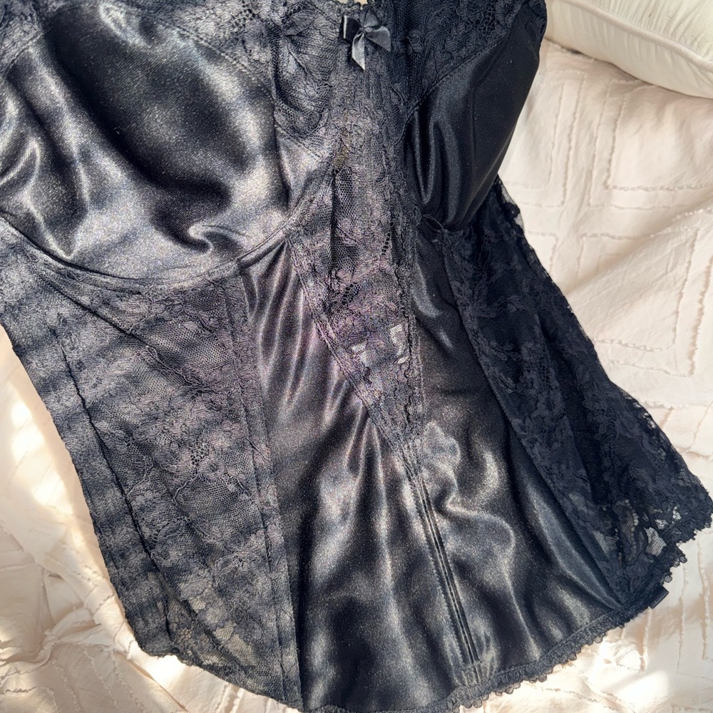 Sleek Black Lace Chemise or corset 40D